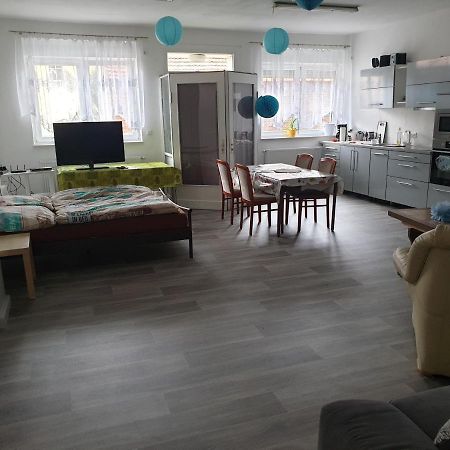 Einraum-Ferienwohnung 46M2 Eisenhuettenstadt-Diehlo Exterior photo